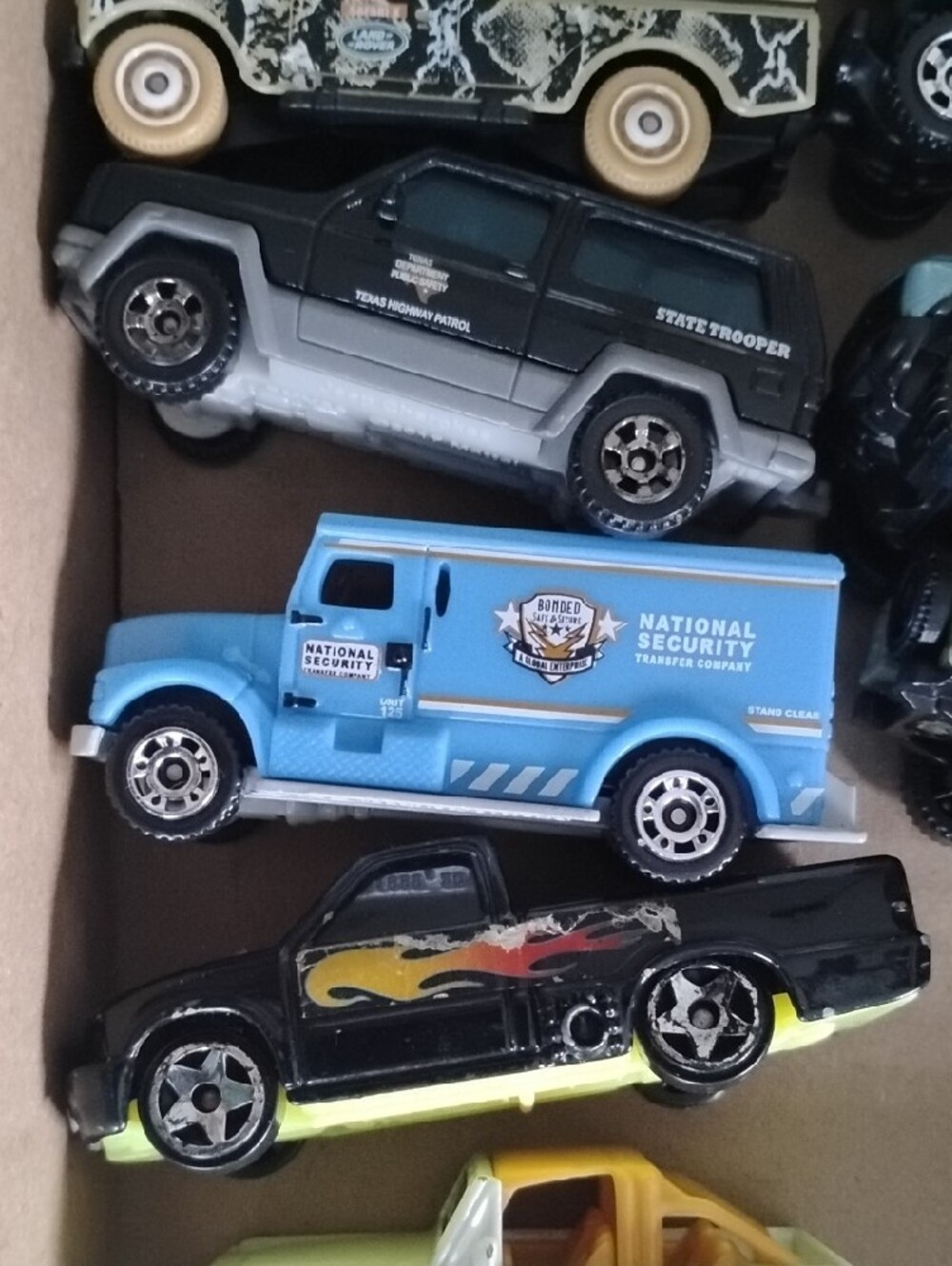 20 Pc Jurassic World And Other Rugged Hot Wheels, Matchbox Cars - Picture 8 of 10
